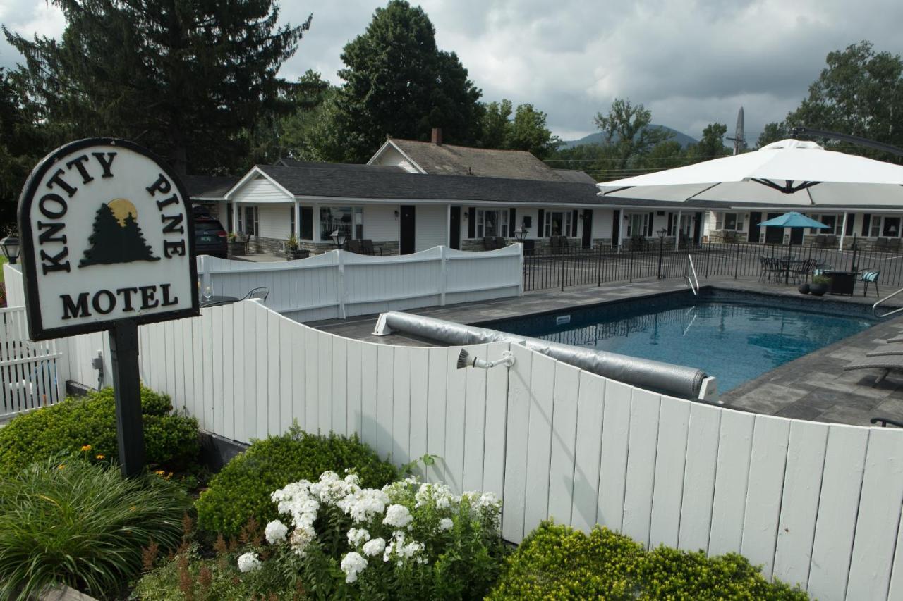 Knotty Pine Motel Беннингтон Экстерьер фото
